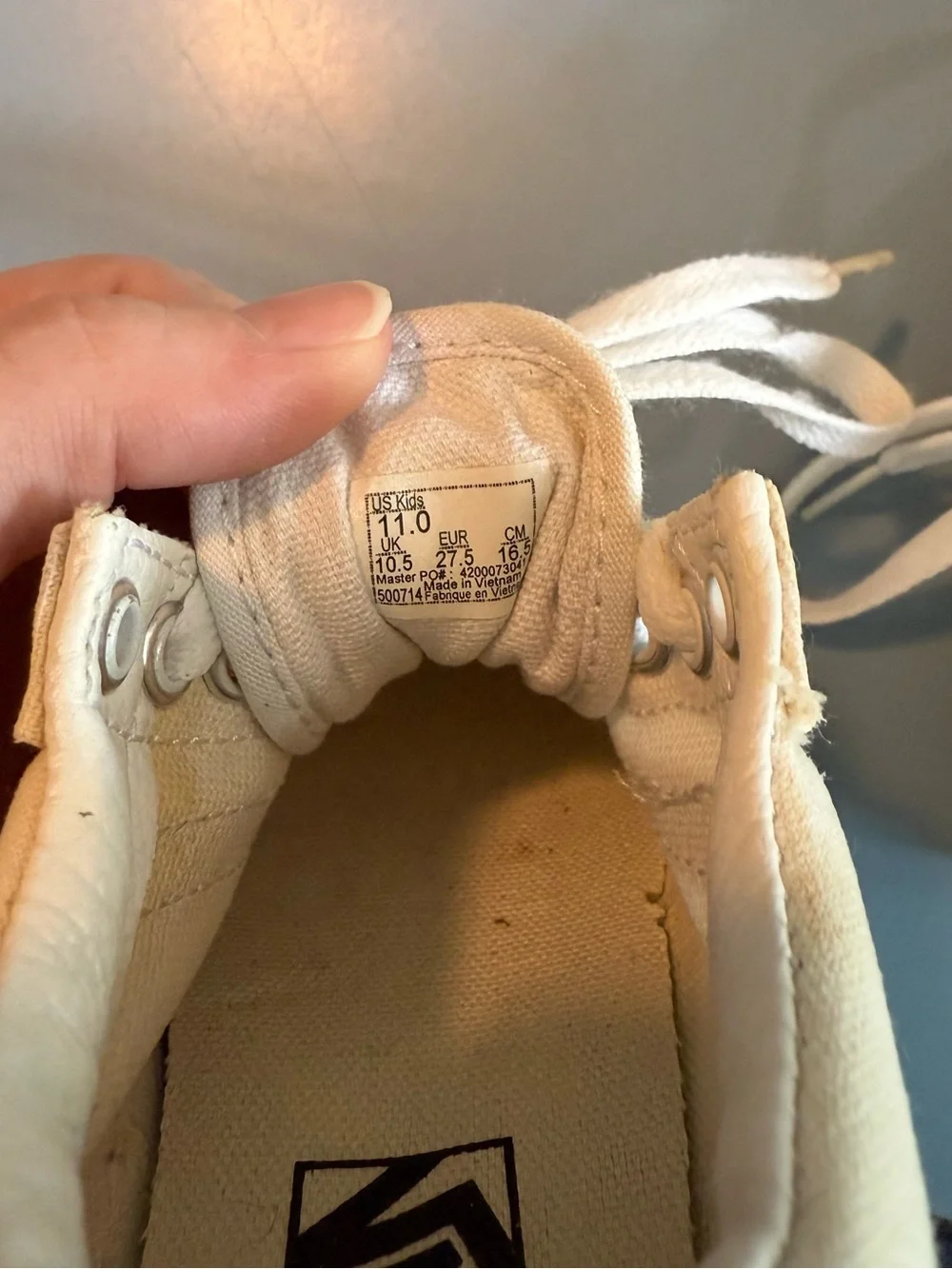 Vans Old Skool White Canvas Sneakers Kids Size 11 EU 27.5